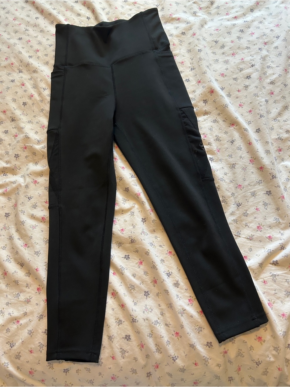 High-Rise Black Women's Performance Leggings with Side Phone Pockets
